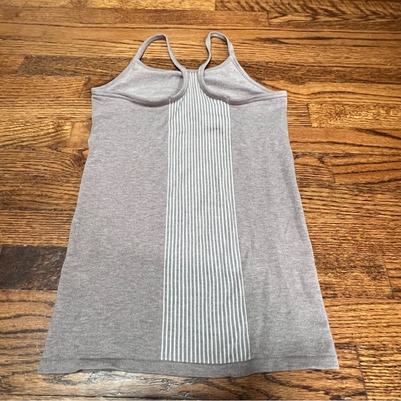 Nike Women's Large Mauve/white Tank Top light support - Picture 2 of 7